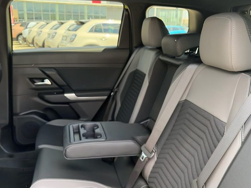 Jeep Compass (2026) First Edition e-Hybrid 145k - fotka 9 z 23