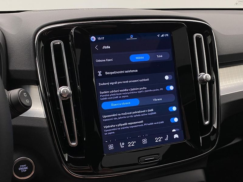 Volvo XC40 (2026) B3 AUT DARK ULTRA  - fotka 49 z 63