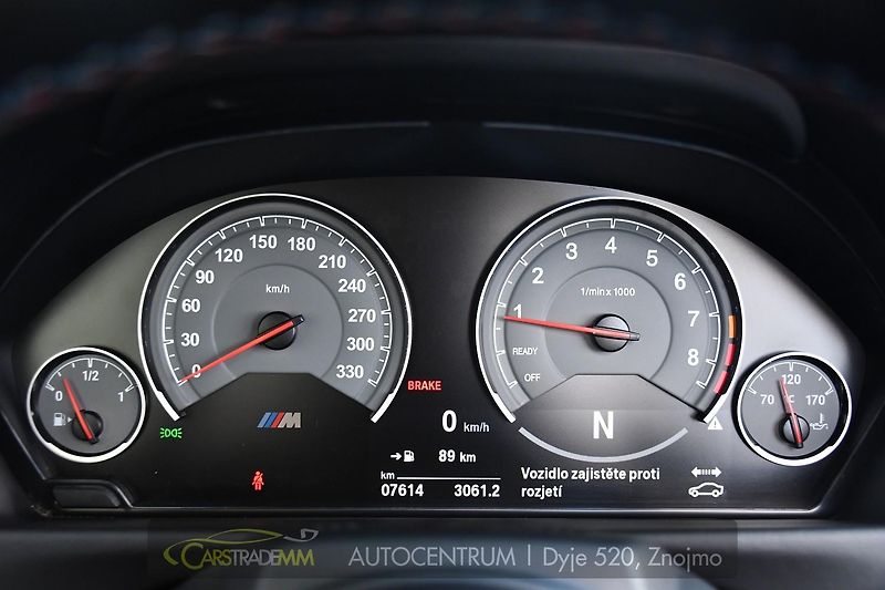 BMW M4 3.0 317kW HUD LED DPH - fotka 33 z 57