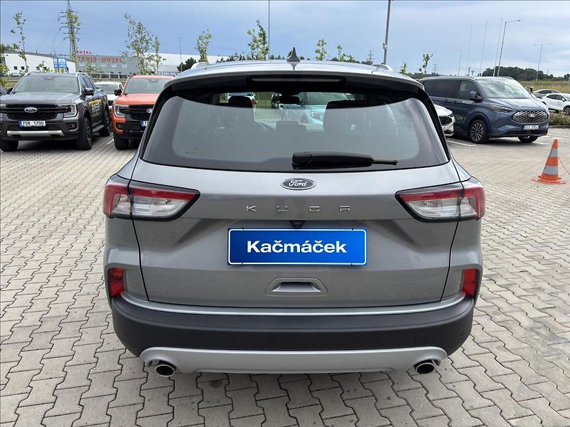 Ford Kuga 1,5 EcoBoost 110kW Titanium - fotka 4 z 39