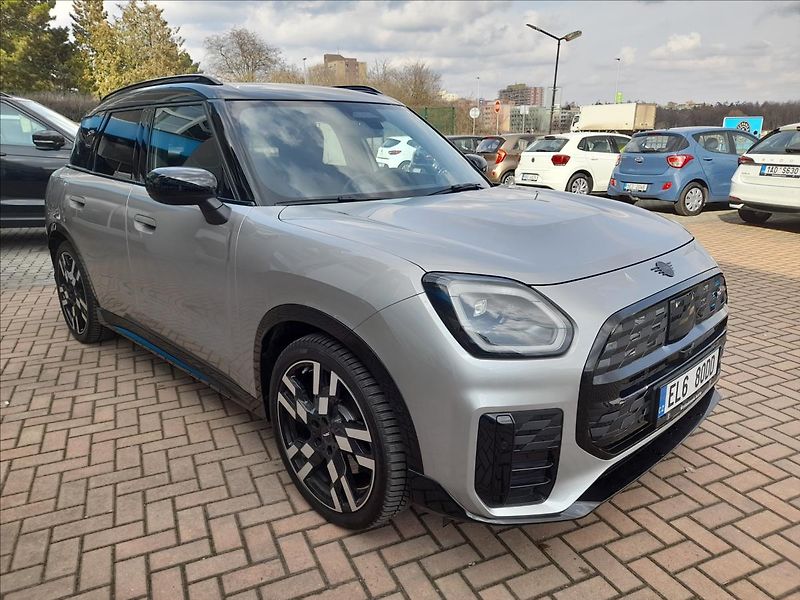 Mini Countryman 0,0 JCW ALL4 - fotka 4 z 31