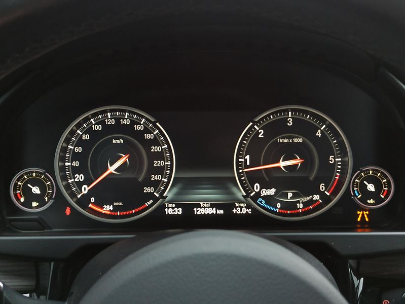 BMW X5 xDRIVE 30d 190kW ČR - fotka 22 z 31