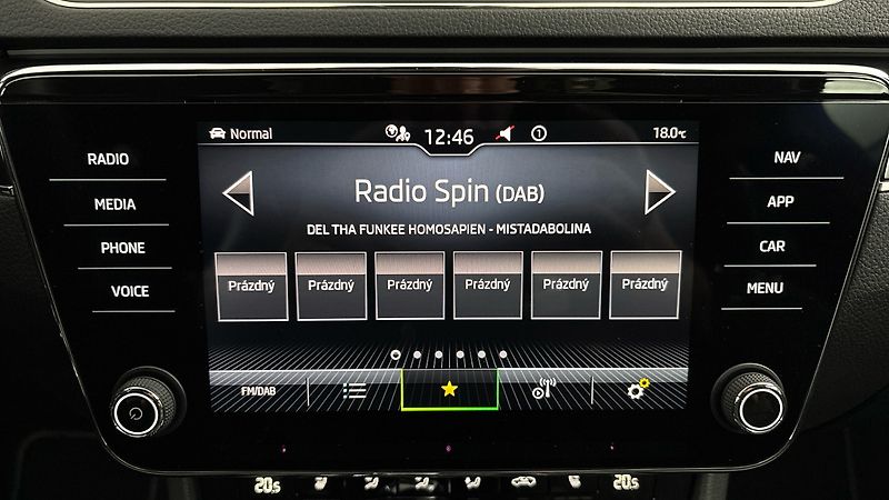 Škoda Superb 2.0 TDI DSG 4x4 L&K - fotka 11 z 32