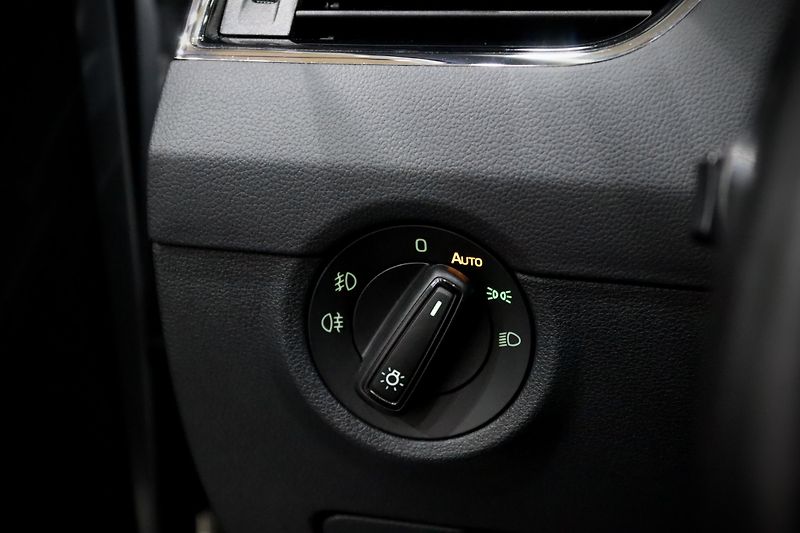 Škoda Octavia 3 FL Combi 1.4 TSI 110 kW - fotka 28 z 31