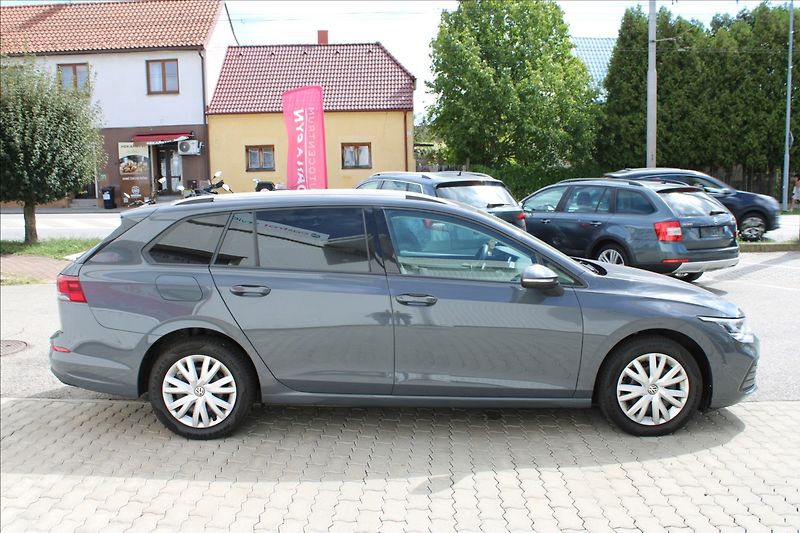 Volkswagen Golf 1,5 TSI 1. majitel - fotka 3 z 4