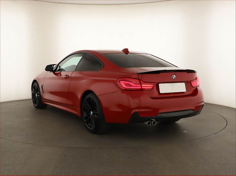 BMW Řada 4 (2018) M Paket 420d, 4X4, Automat - fotka 4 z 19
