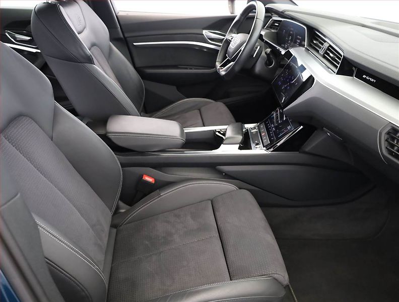 Audi e-tron (2022) 50 quattro, SoH 93% - fotka 7 z 20