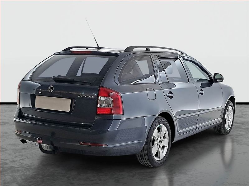Škoda Octavia (2009) 1.6, Park. senzory - fotka 5 z 17