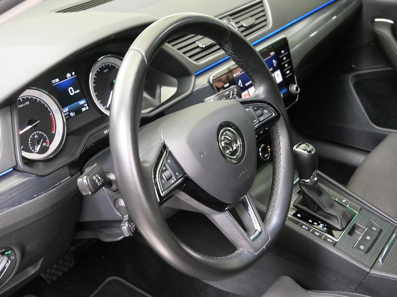 Škoda Superb - fotka 14 z 27