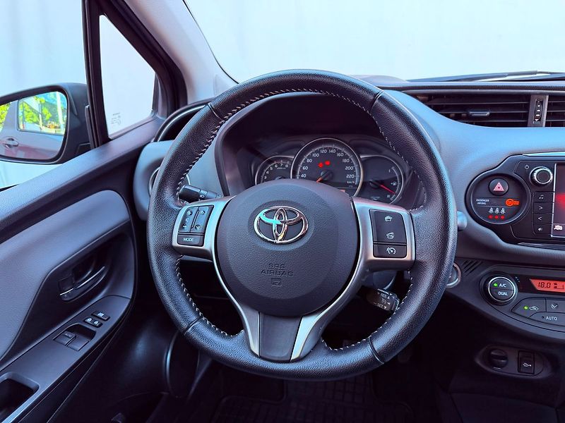 Toyota Yaris 1.33 Dual VVT-i Comfort - fotka 16 z 26