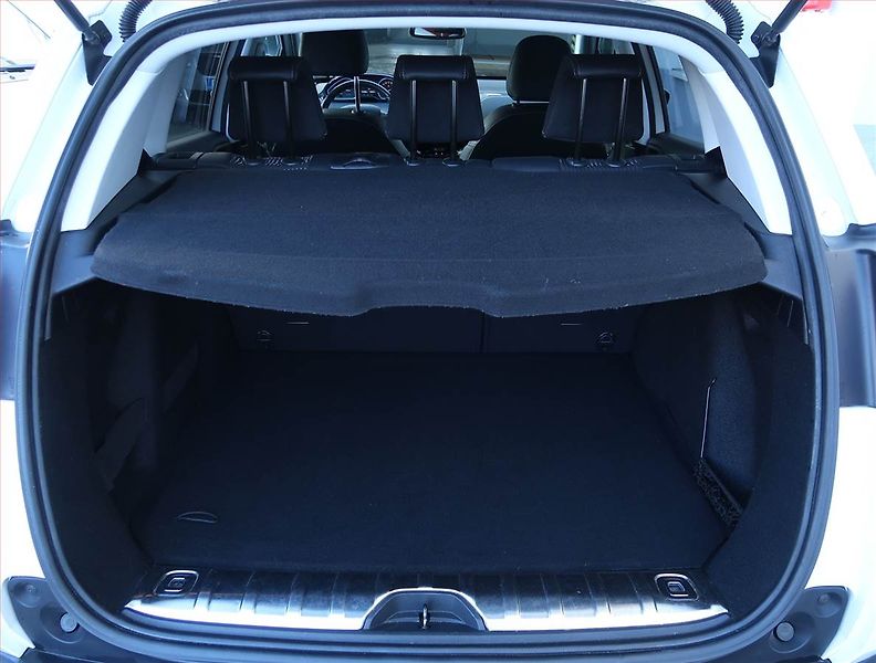 Peugeot 2008 (2018) 1.2 PureTech, Automat - fotka 14 z 18