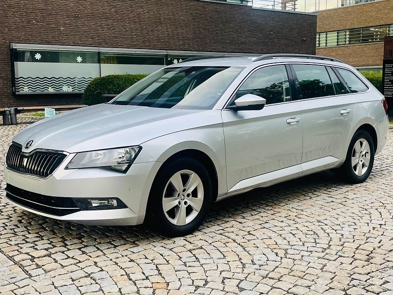 Škoda Superb 1.4TSI 4x4 MANUÁL VÝHŘEV TAŽNÉ - fotka 4 z 45