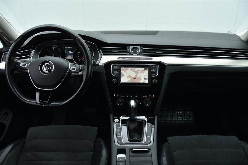 Volkswagen Passat 2.0TDi 140kW 4MOTION HIGHLINE - fotka 13 z 25