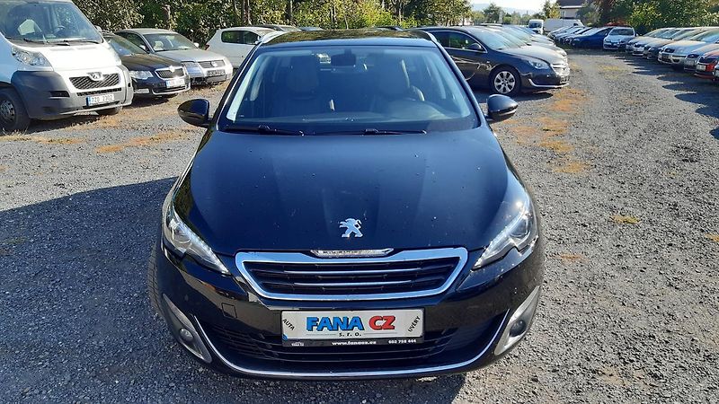 Peugeot 308 SW 1.6 BlueHDI Allure AUT - fotka 2 z 32