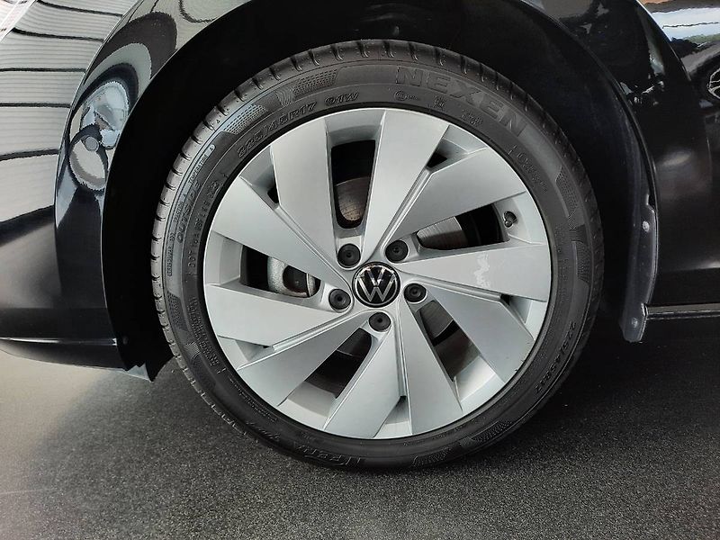 Volkswagen Golf (2025) 1.5 TSI (85kW/116k) People - fotka 24 z 25