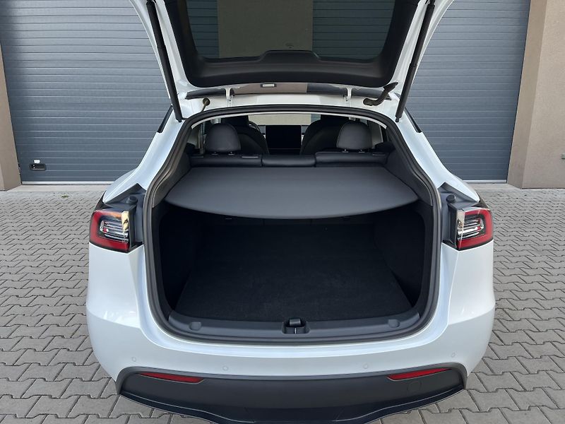 Tesla Model Y (2022) PERFORMANCE 393 Kw ,RYZEN,DPH - fotka 22 z 29
