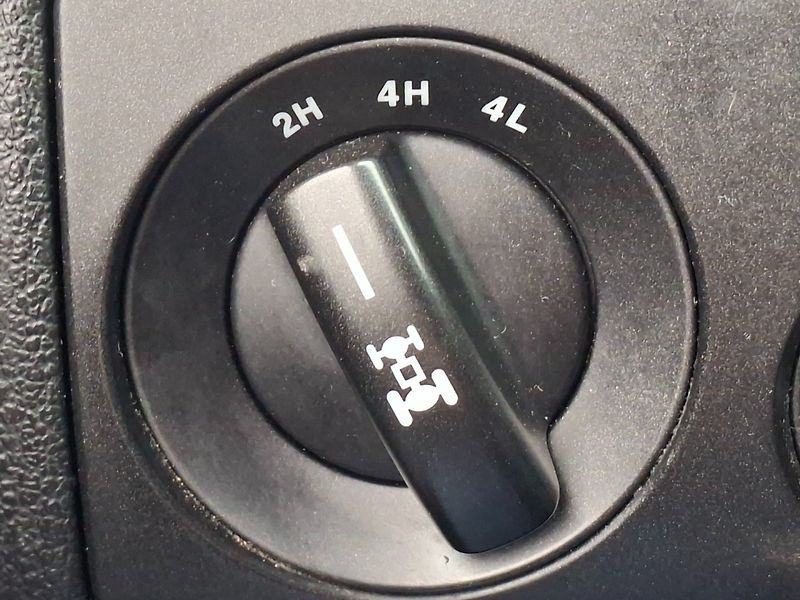SsangYong Rexton (2015) RX200E-XDI 114kW 6MAN -TAŽ.ZAŘ - fotka 16 z 33