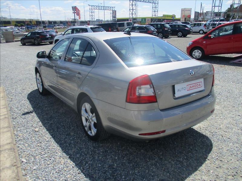 Škoda Octavia 1,4 TSI, Elegance, servis, - fotka 8 z 28