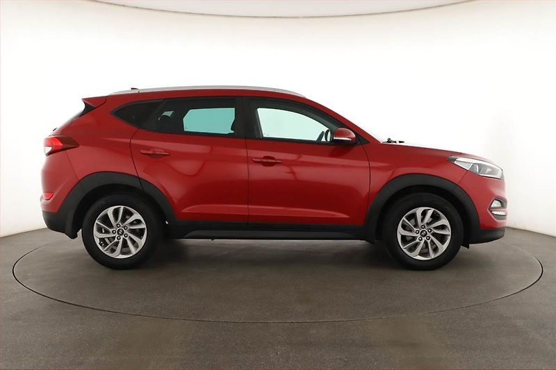 Hyundai Tucson (2016) 1.7 CRDi, Navi, Tempomat - fotka 6 z 13