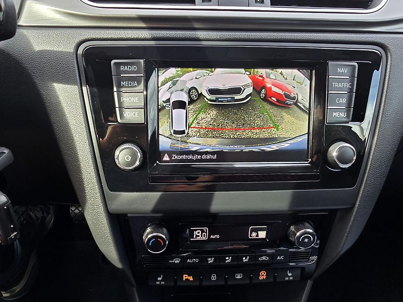 Škoda Rapid TSI 81KW XENON NAVi KAMERA 1Ma - fotka 29 z 29