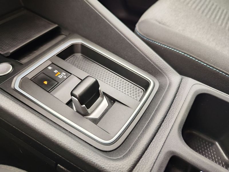 Ford Tourneo Connect 2.0 EcoBlue/90kW Active AT - fotka 25 z 33
