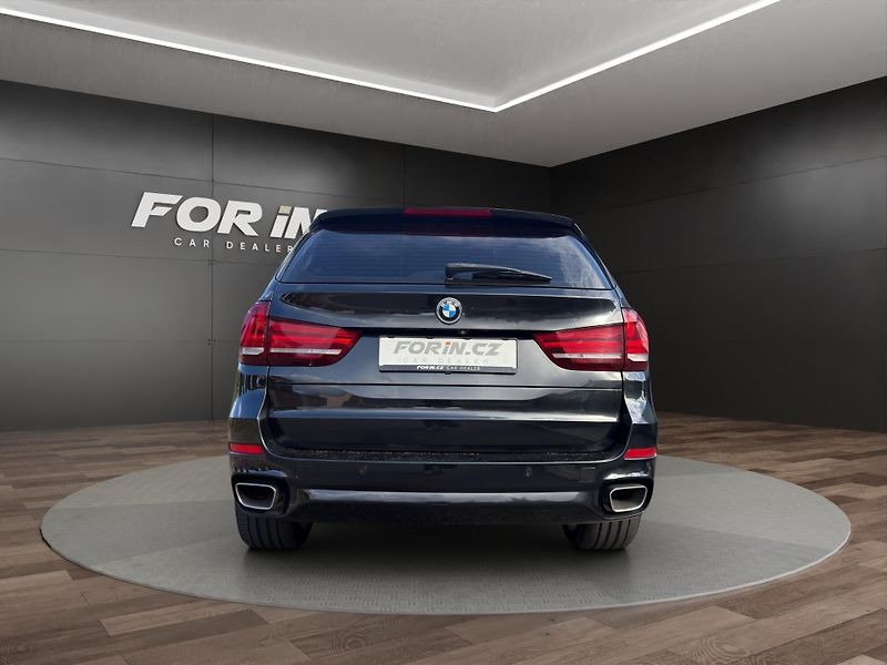 BMW X5 (2014) X5 4.0D 230KW M-PAKET - fotka 5 z 26