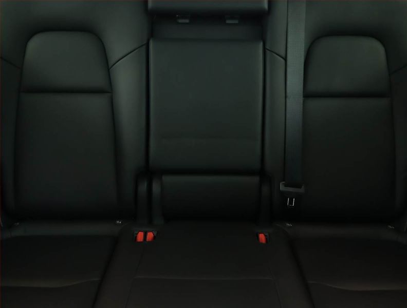 Tesla Model Y (2022) Performance 79kWh, SoH 82% - fotka 10 z 21