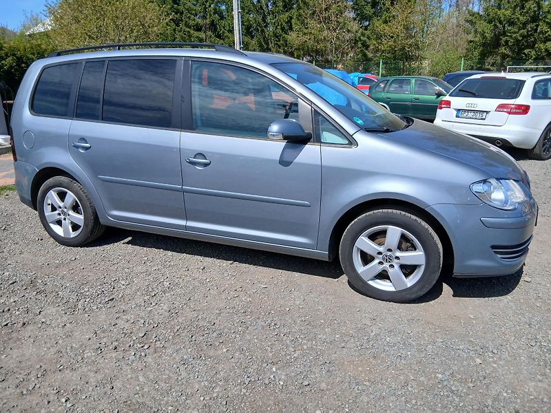 Volkswagen Touran 1.9 TDI, United, 6 rychl. - fotka 6 z 34