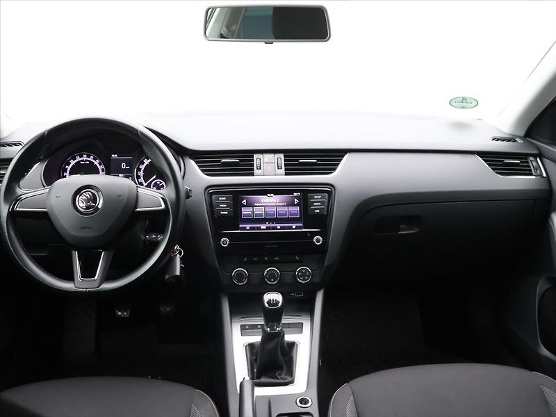 Škoda Octavia 1,6 TDI 85kW CZ Ambition - fotka 24 z 31