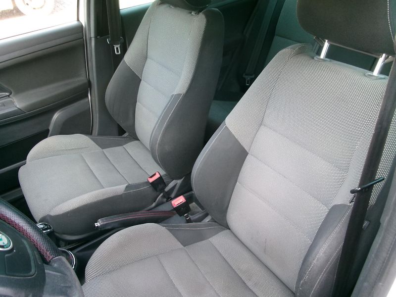 Škoda Fabia (2012) 1,2 TSI KLIMA ALU HF BT - fotka 11 z 25