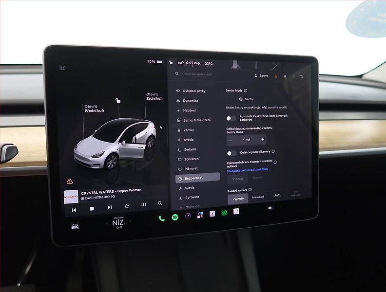 Tesla Model Y (2022) Long Range AWD 79kWh, SoH 93% - fotka 25 z 33