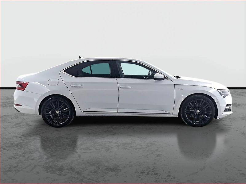 Škoda Superb (2020) Laurin&Klement iV 1.4 TSI PHEV - fotka 6 z 24
