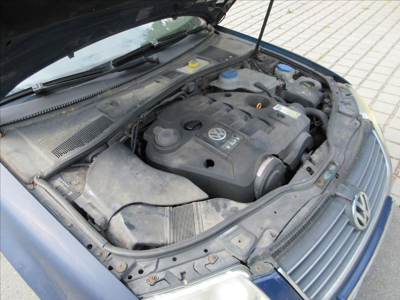 Volkswagen Passat 1,9 TDi, Klima, Vyhř. sed. - fotka 25 z 25