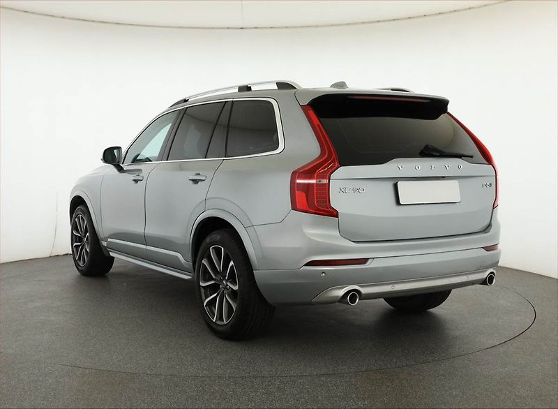 Volvo XC90 (2018) D5 AWD - fotka 4 z 21