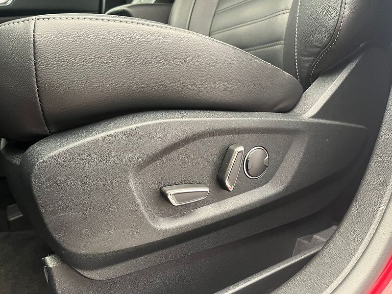 Ford Galaxy 2.5 HEV TITANIUM 7 míst - fotka 30 z 64