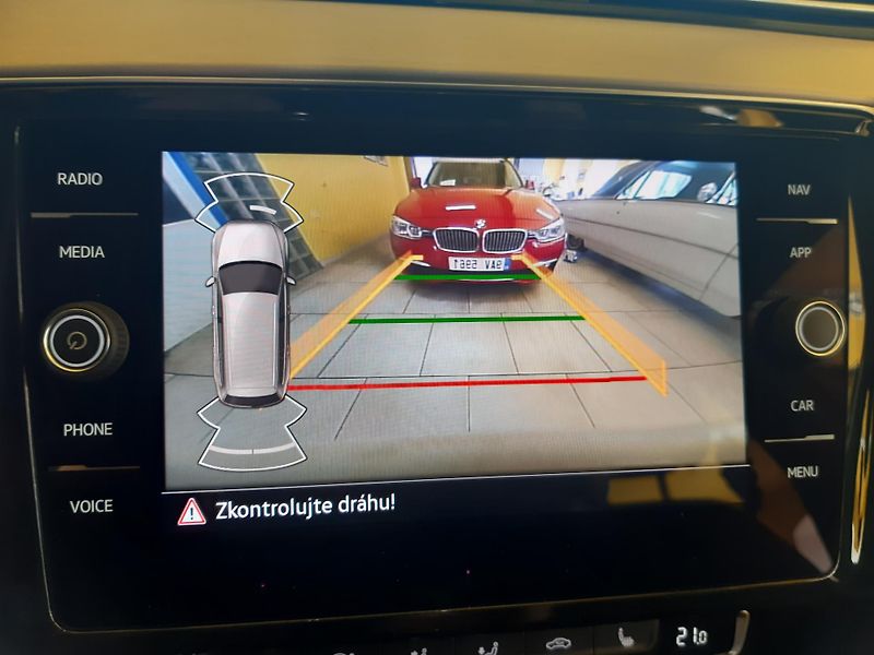 Volkswagen Passat 2.0 TDI COMBI NAVI LED APP  - fotka 12 z 28