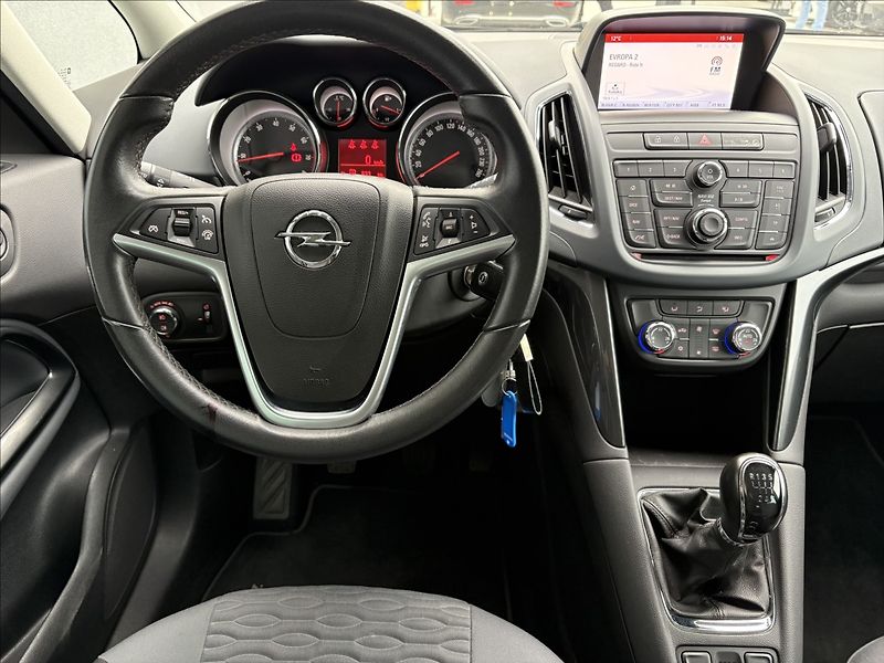 Opel Zafira 1,4 103kw ČR servis 6MT - fotka 9 z 28