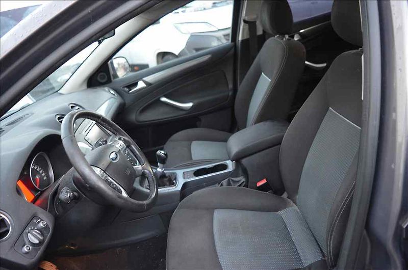 Ford Mondeo (2010) 2,0 TDCI - fotka 17 z 22