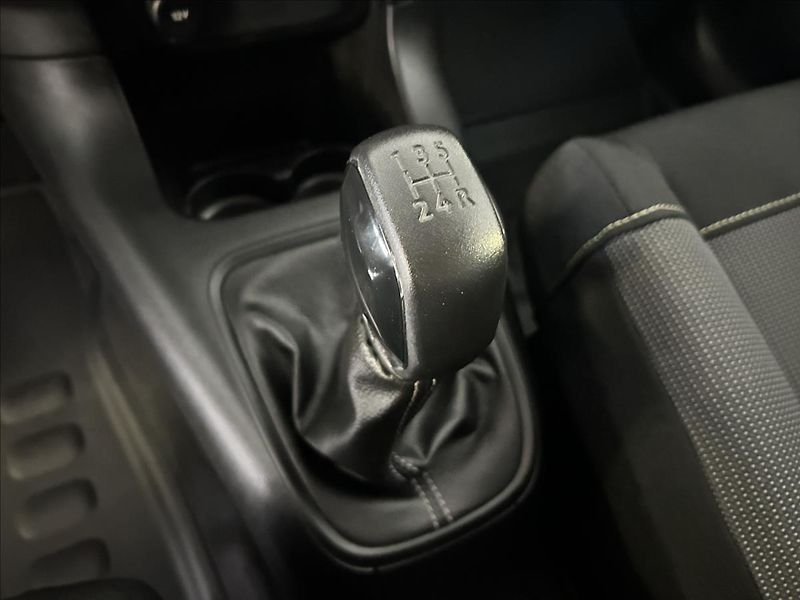 Citroën C3 1,2   PureTech,ČR,1.MAJ,SERVIS - fotka 15 z 19