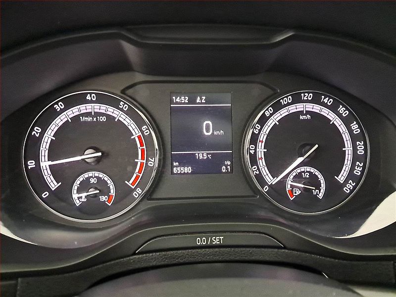 Škoda Karoq (2018) Ambition Plus 1.0 TSI, Navi - fotka 11 z 19