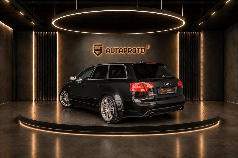 Audi RS 4 (2007) Avant*4.2 V8*Quattro*R19 - fotka 4 z 11