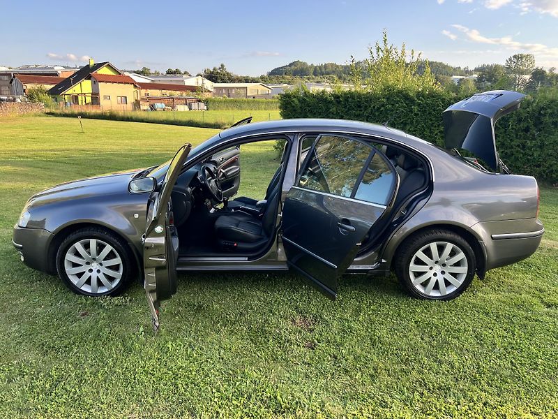 Škoda Superb 1.9TDI 96KW,KůŽE,XENONY,TZ - fotka 26 z 42