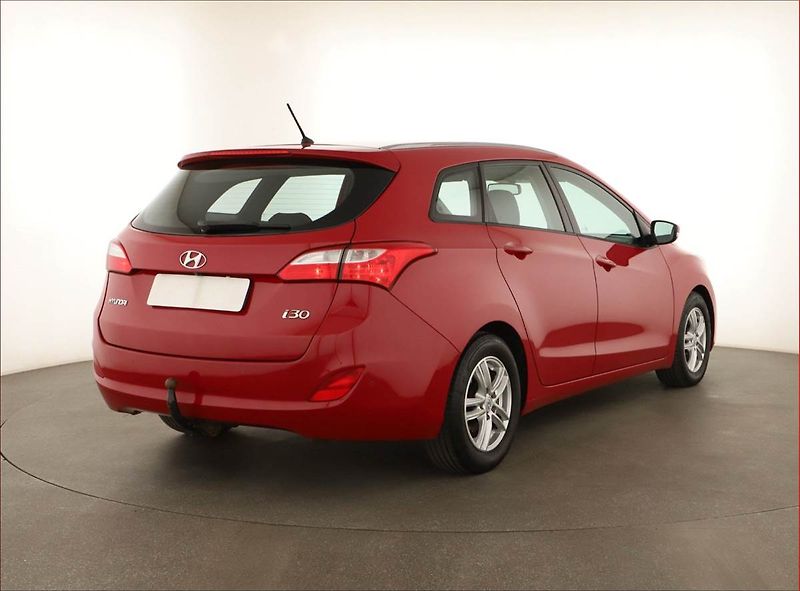 Hyundai i30 (2013) 1.6 CRDi, nová STK, Tažné - fotka 5 z 13