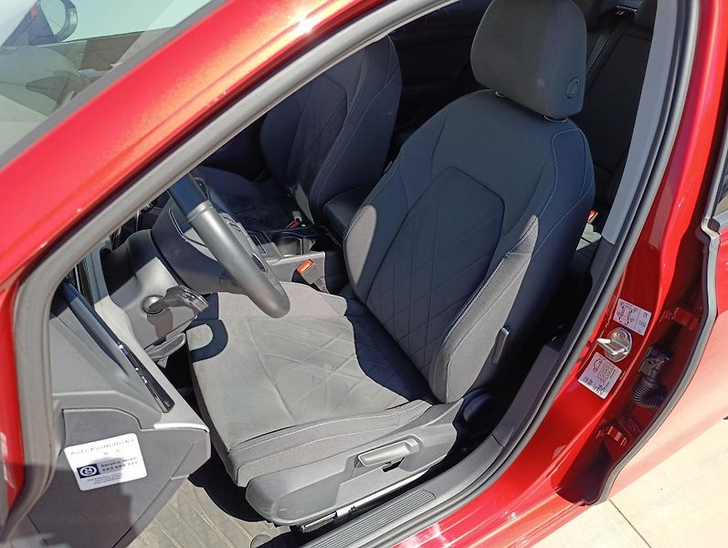 Volkswagen Golf 1.5TSI EVO BMT LIFE ČR  - fotka 12 z 32