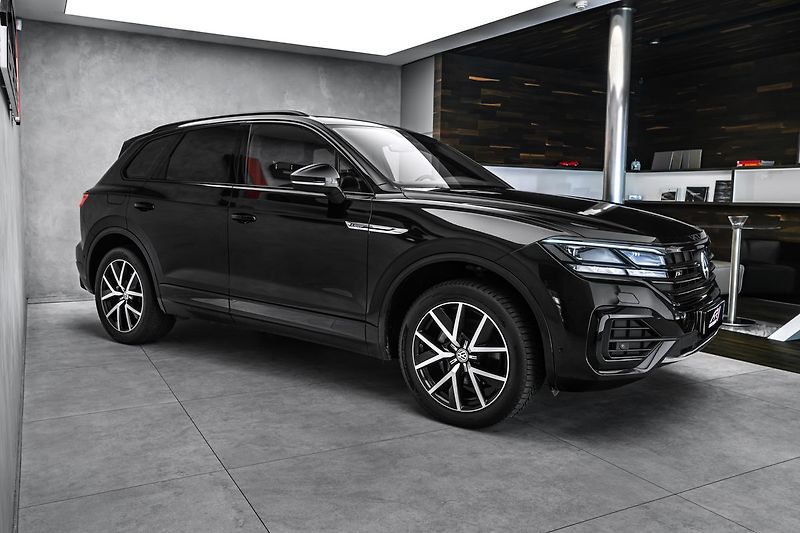 Volkswagen Touareg 210kW R-Line 4M IQ.Light - fotka 4 z 23