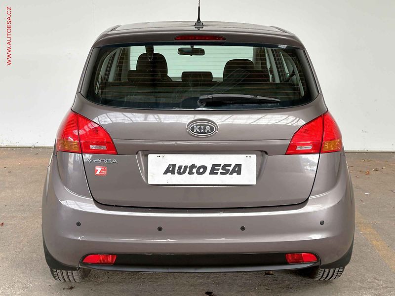 Kia Venga (2011) 1.4i, ČR, AC, park.asist - fotka 5 z 13