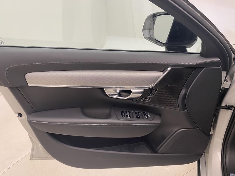 Volvo V90 B5 AWD R-DESIGN AUT CZ - fotka 7 z 53