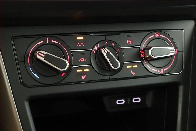 Volkswagen Polo (2021) Edition 1.0 TSI, Serv.kniha - fotka 15 z 17