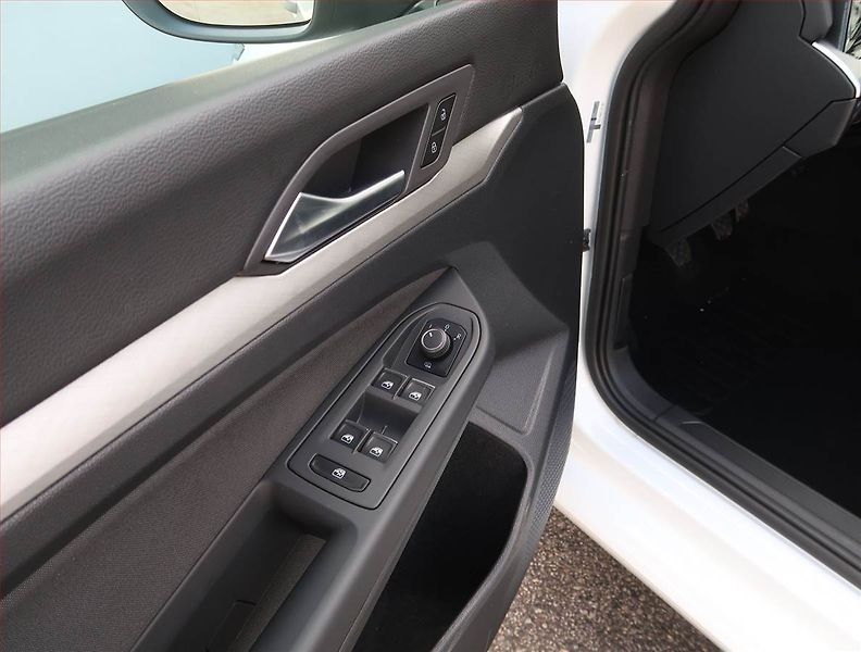 Volkswagen Golf (2021) Life 2.0 TDI, Serv.kniha - fotka 16 z 18