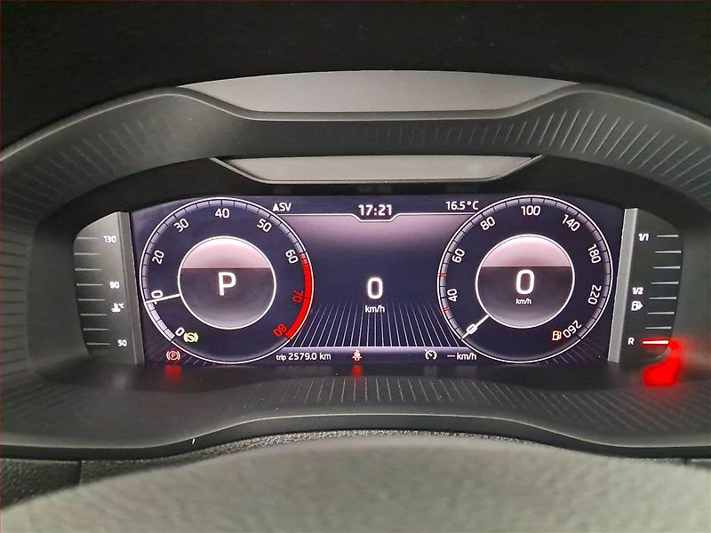 Škoda Karoq (2018) Style Plus 1.0 TSI, Automat - fotka 11 z 26